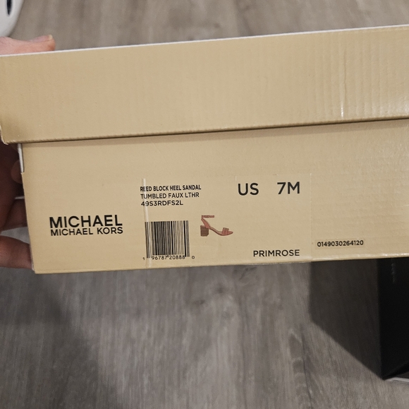 NIB! Michael Kors Primrose Pink Block Heel Sandals in Size 7M - Picture 3 of 3